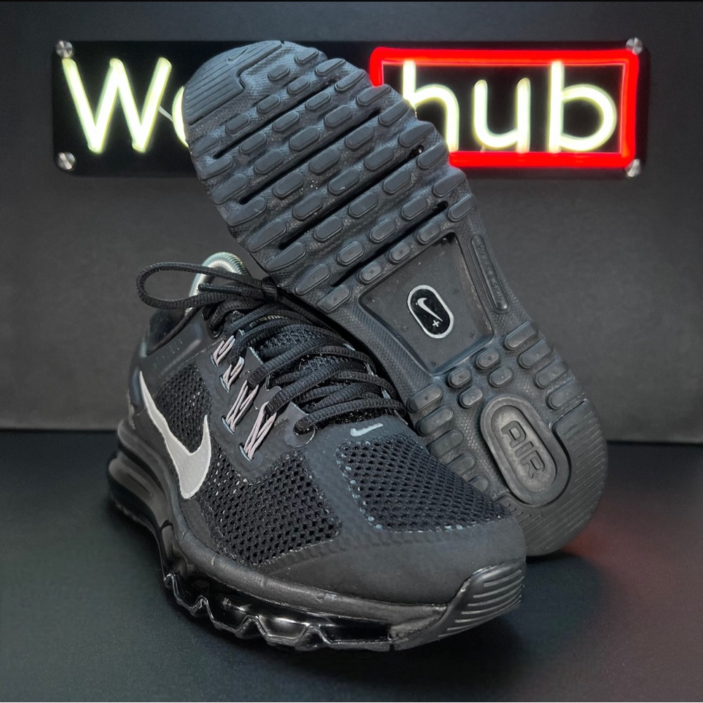 Nike Air Max Plus Running Shoes •  555363-001 • Black / Silver • Womens Size 8.5